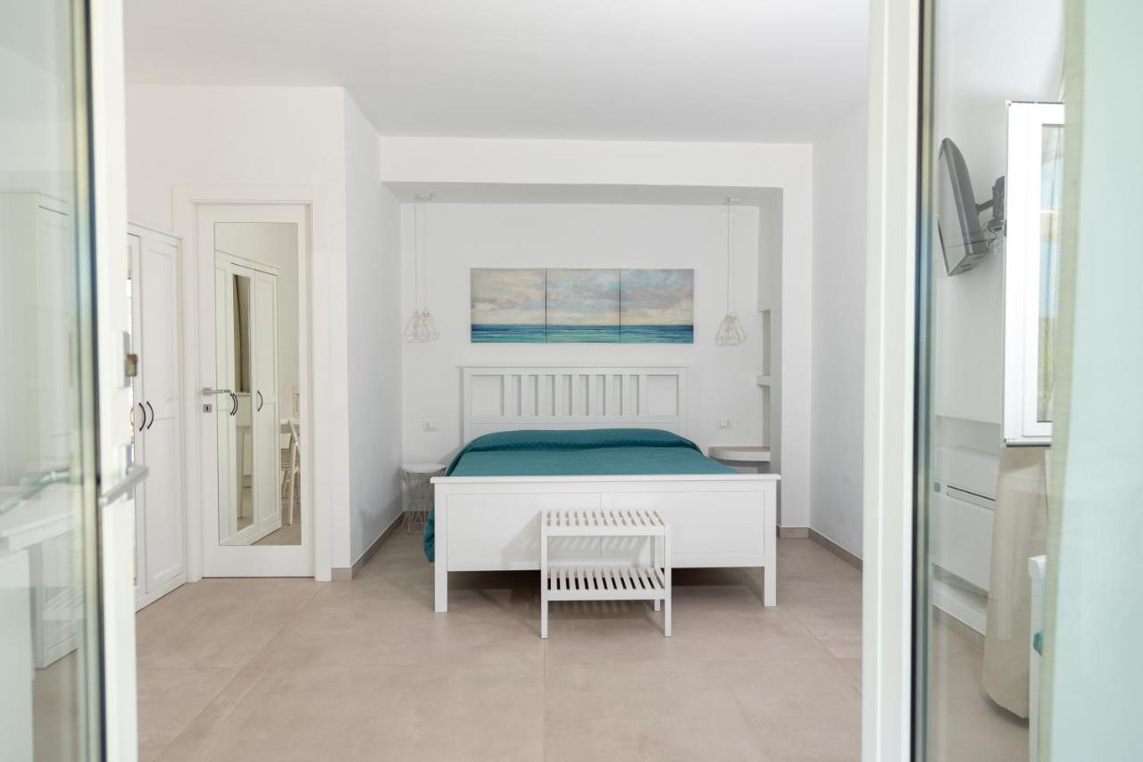 Maridea - Les Suites Du Soleil Ponza Bagian luar foto
